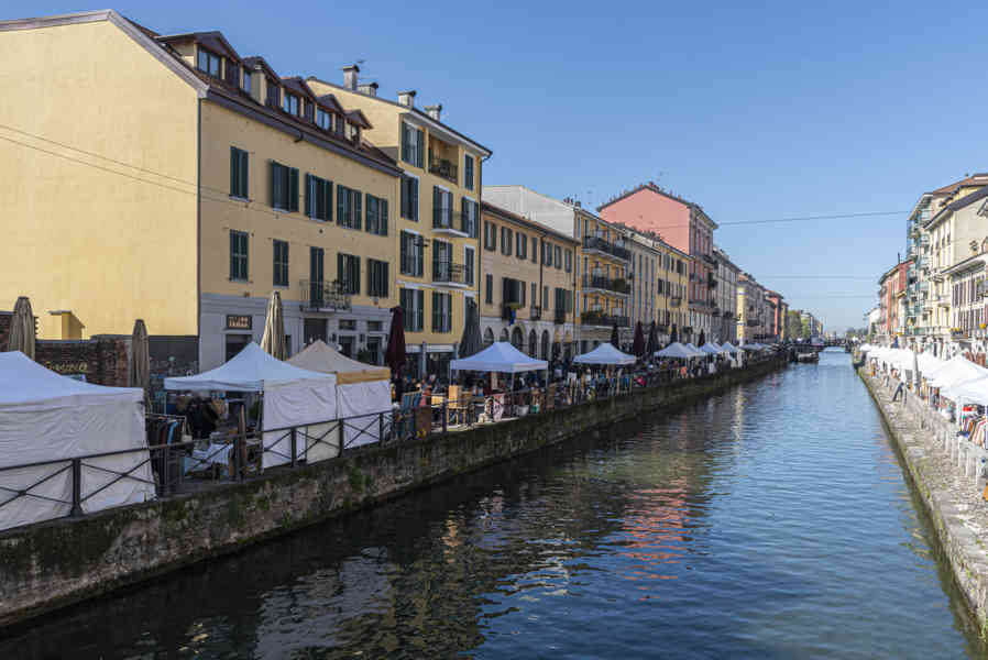 Italia - Milán 170 - barrio de Navigli.jpg
